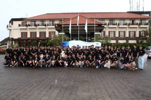 sdkt team building foto bareng jimbaran