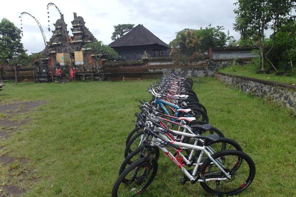 sdkt team building ubud cycling